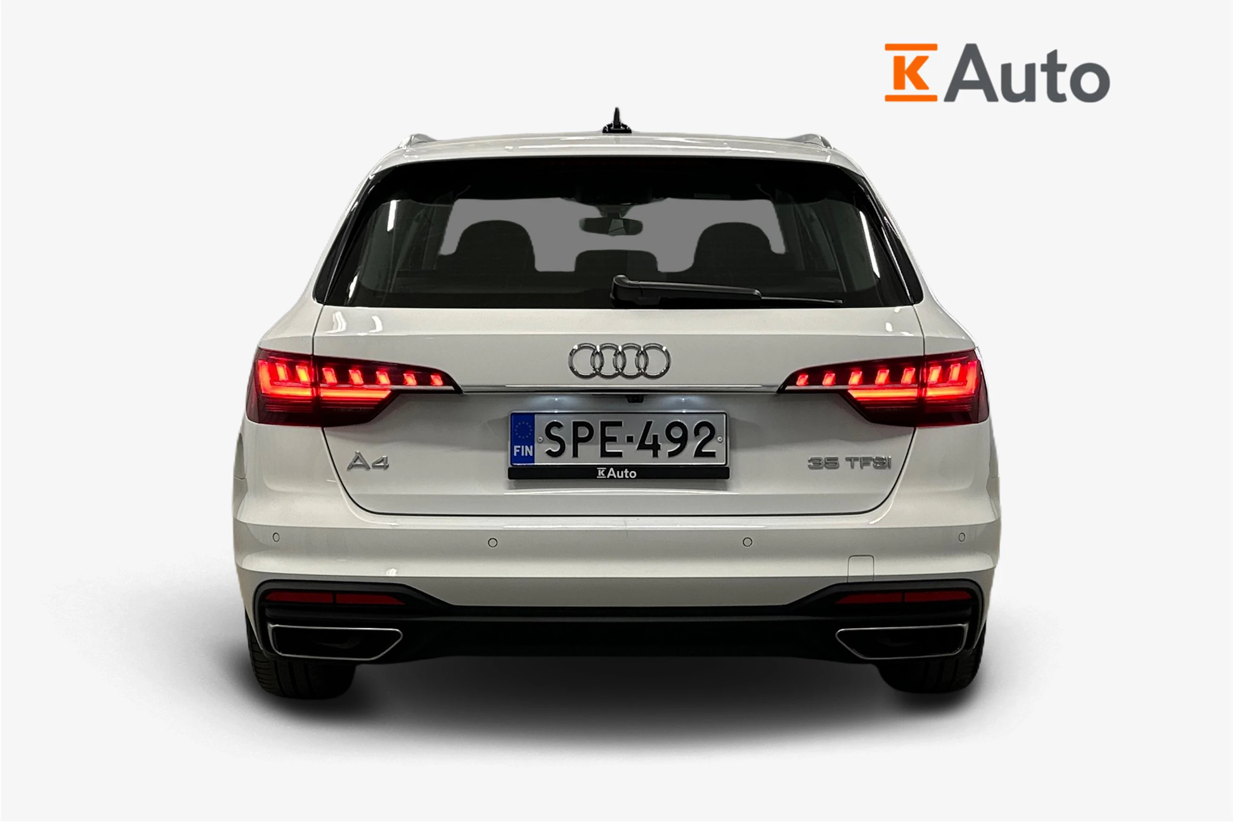 valkoinen Audi A4 2023 kuva 4.
