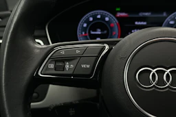 valkoinen Audi A4 2023 kuva 20.