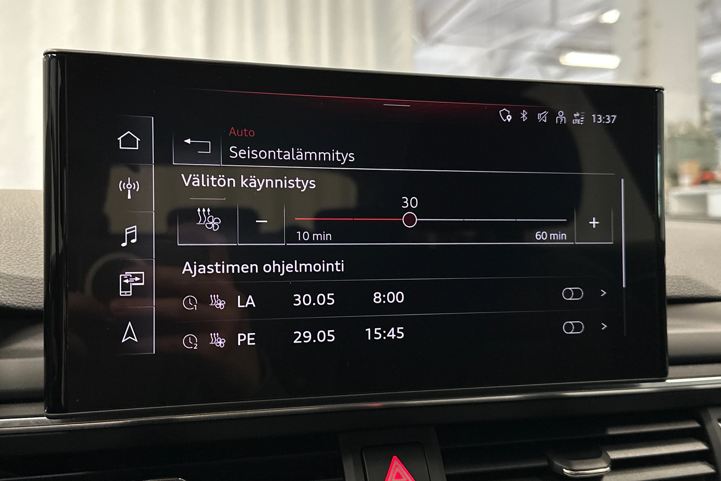 valkoinen Audi A4 2023 kuva 25.