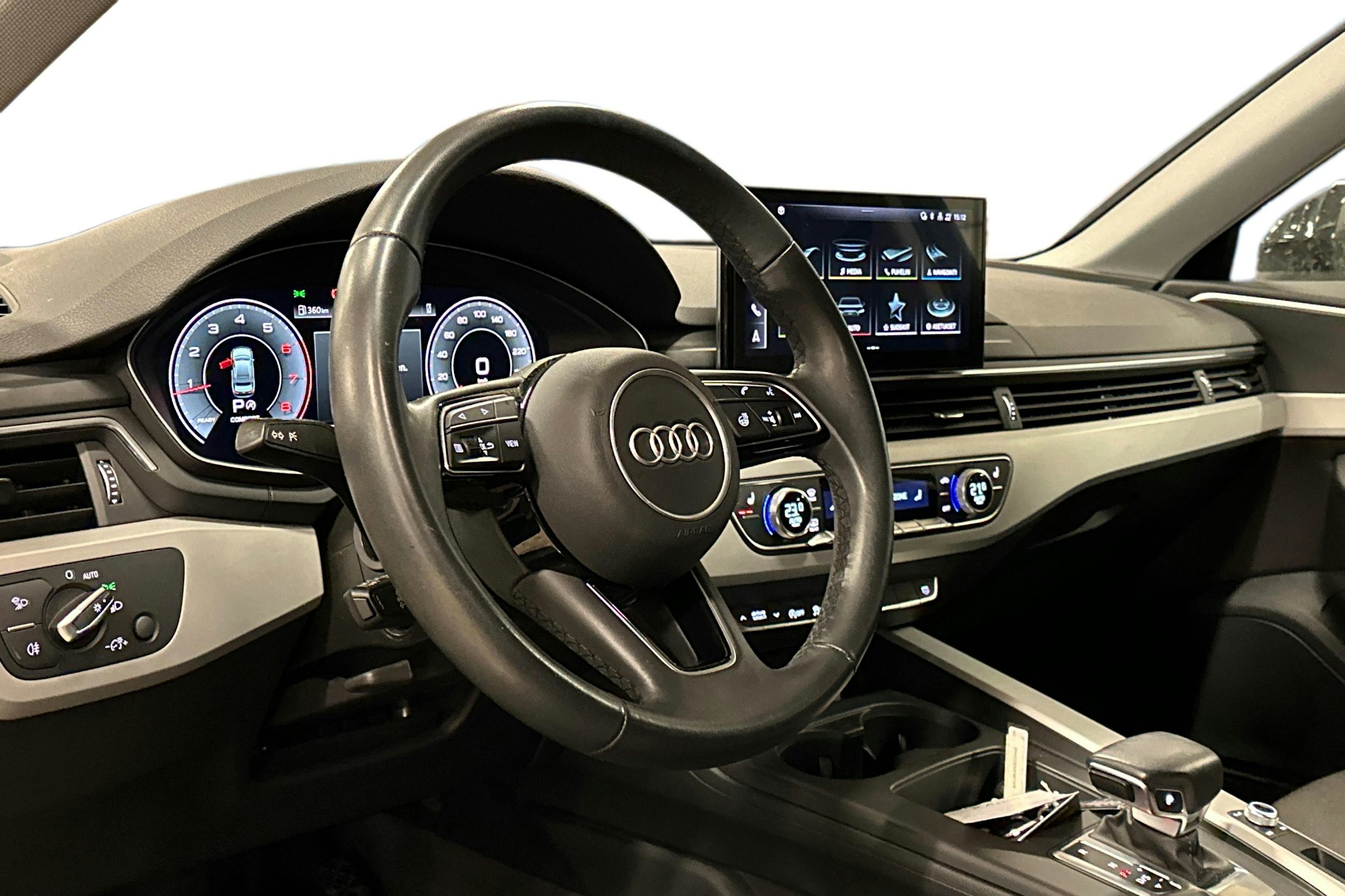 musta Audi A4 2023 kuva 3.