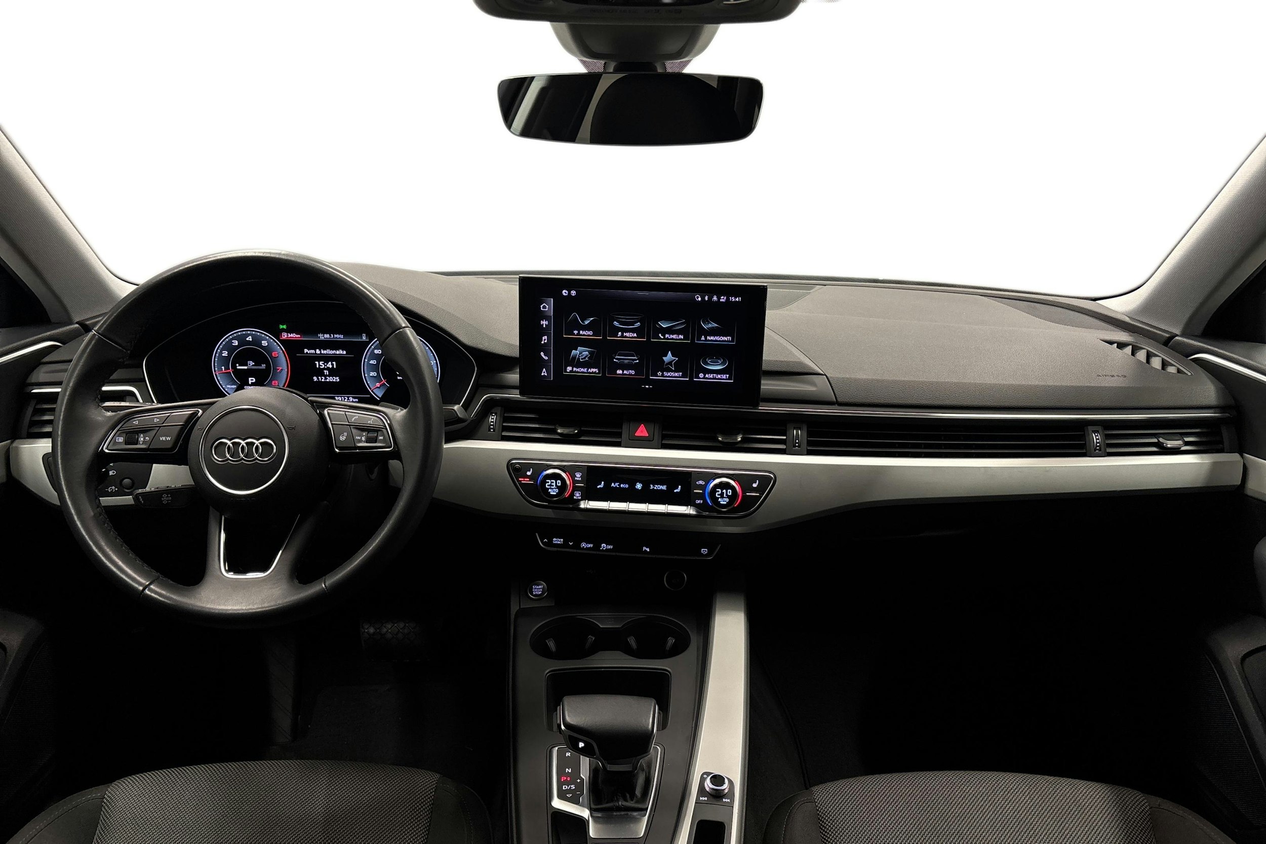 musta Audi A4 2023 kuva 9.