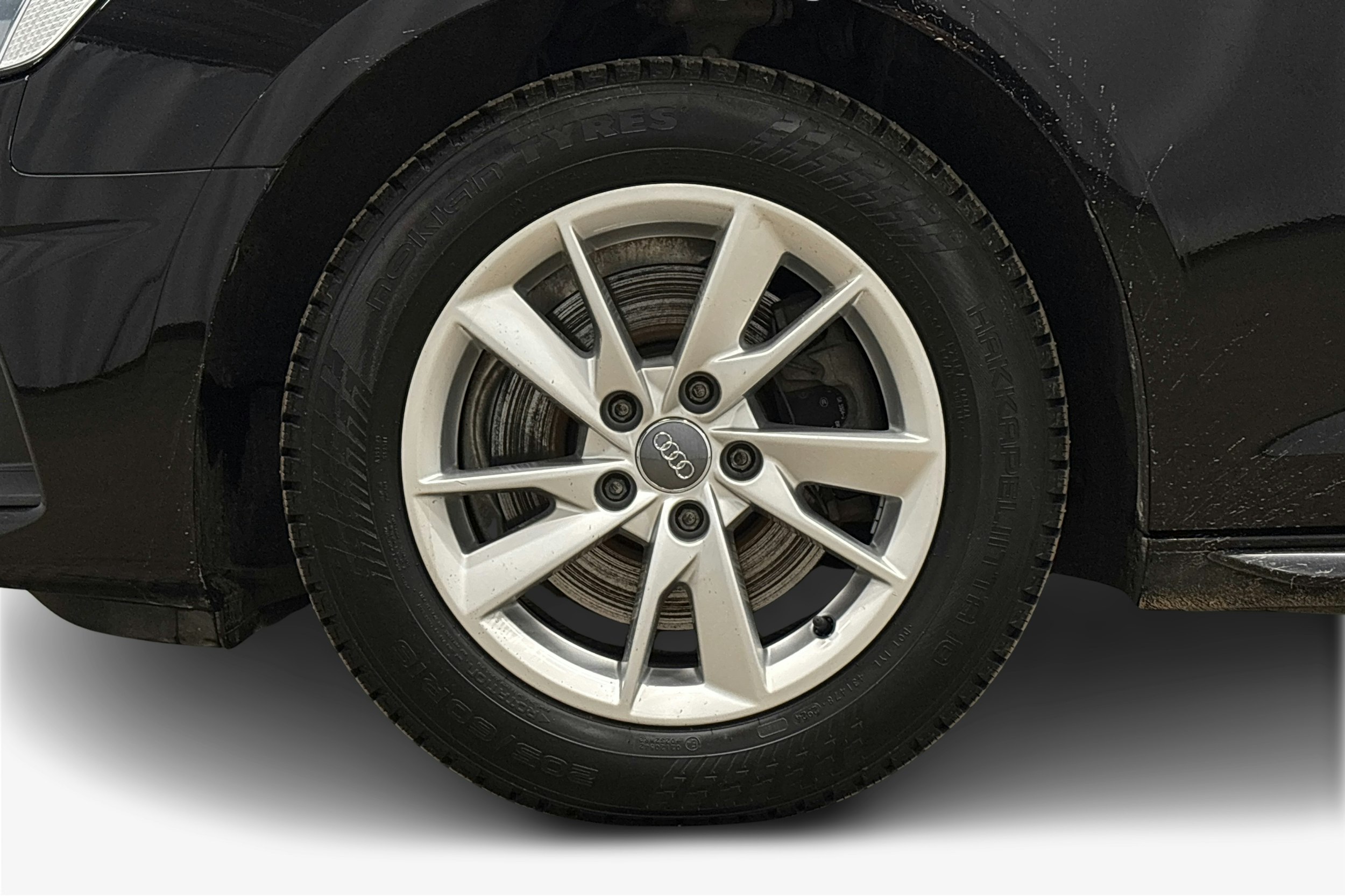 musta Audi A4 2023 kuva 11.