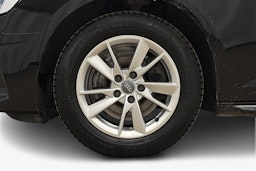 musta Audi A4 2023 kuva 11.