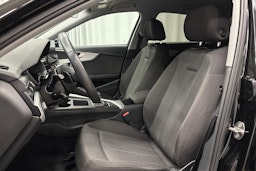 musta Audi A4 2023 kuva 17.