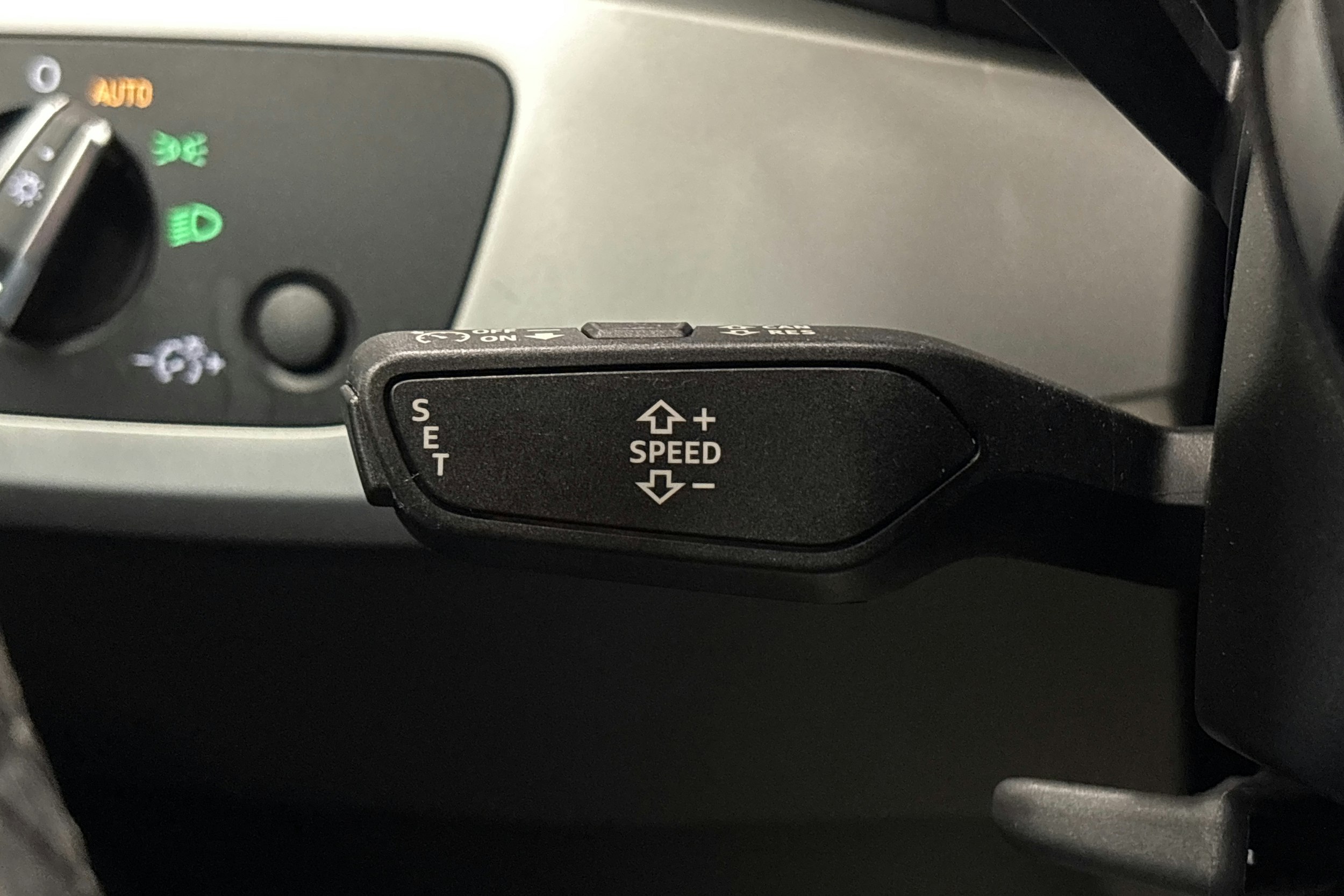 musta Audi A4 2023 kuva 21.