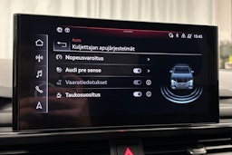 musta Audi A4 2023 kuva 25.