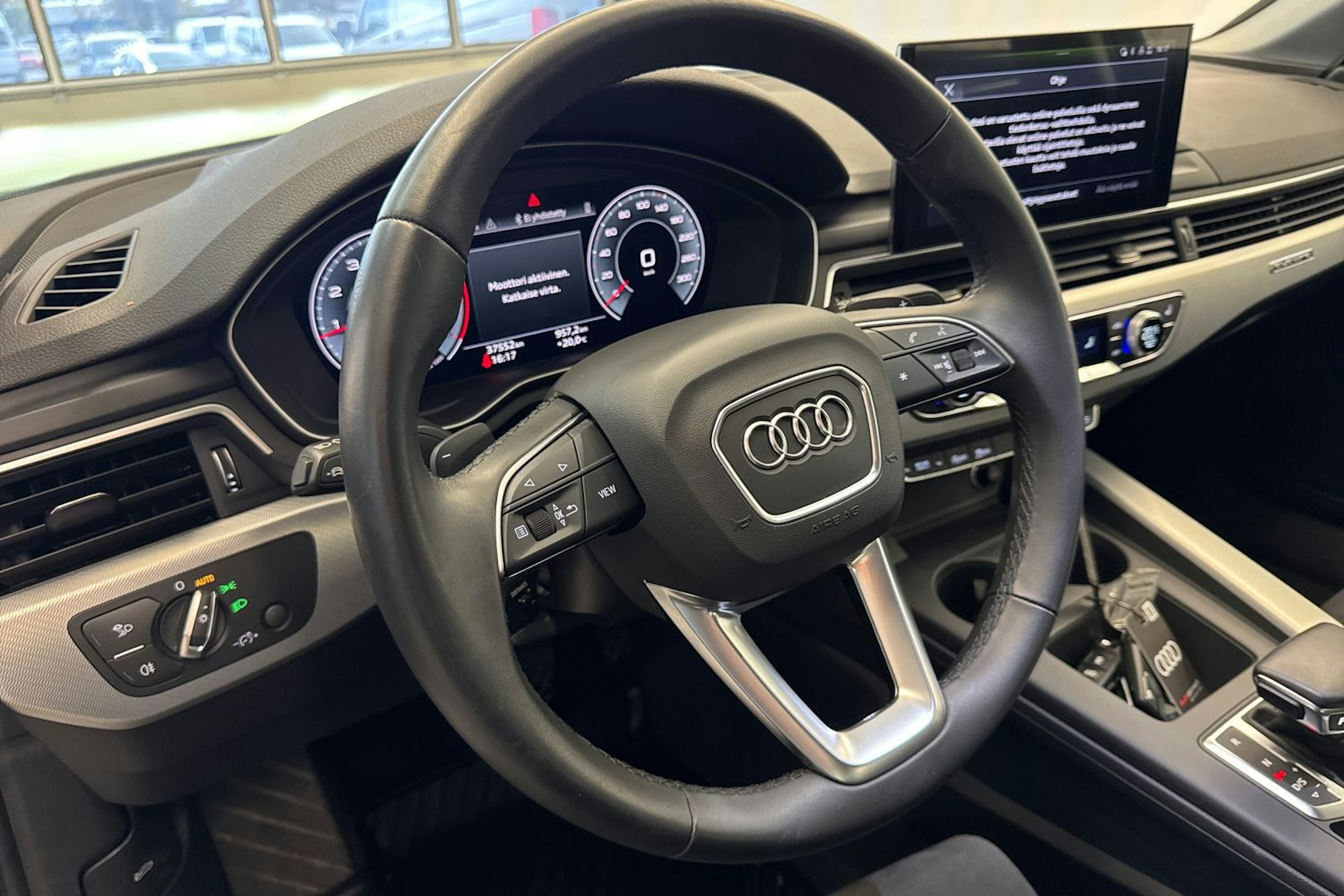 met. harmaa Audi A4 2023 kuva 11.