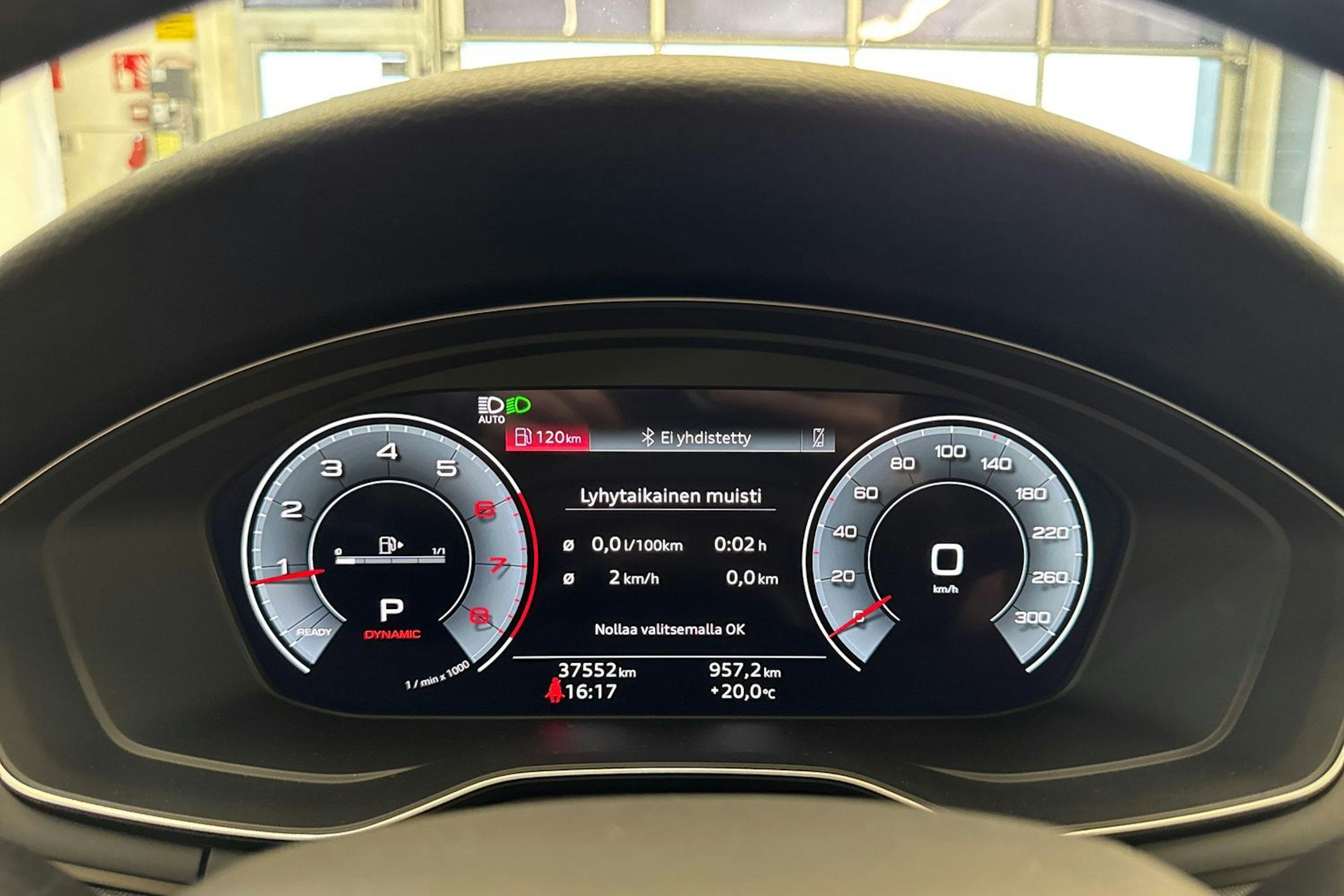 met. harmaa Audi A4 2023 kuva 12.