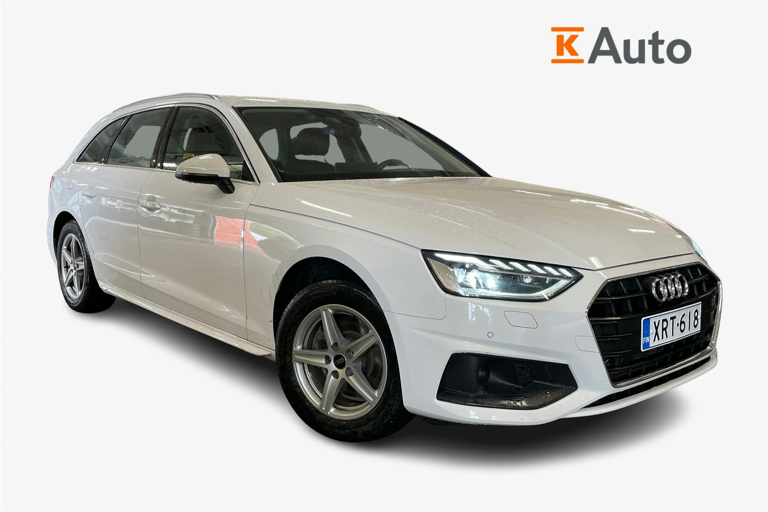 valkoinen Audi A4 2023 kuva 1.