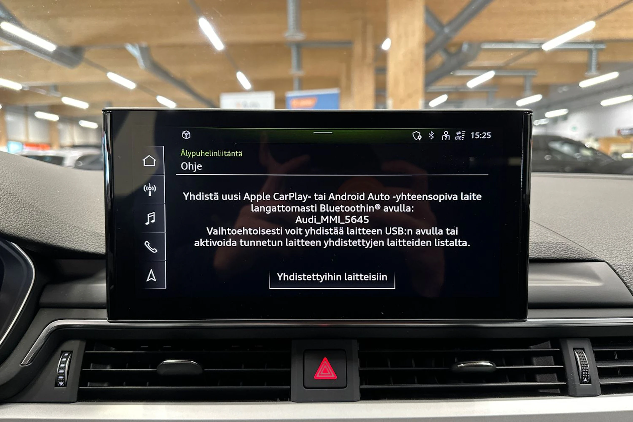 valkoinen Audi A4 2023 kuva 14.