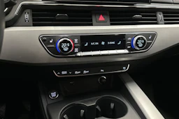 valkoinen Audi A4 2023 kuva 16.