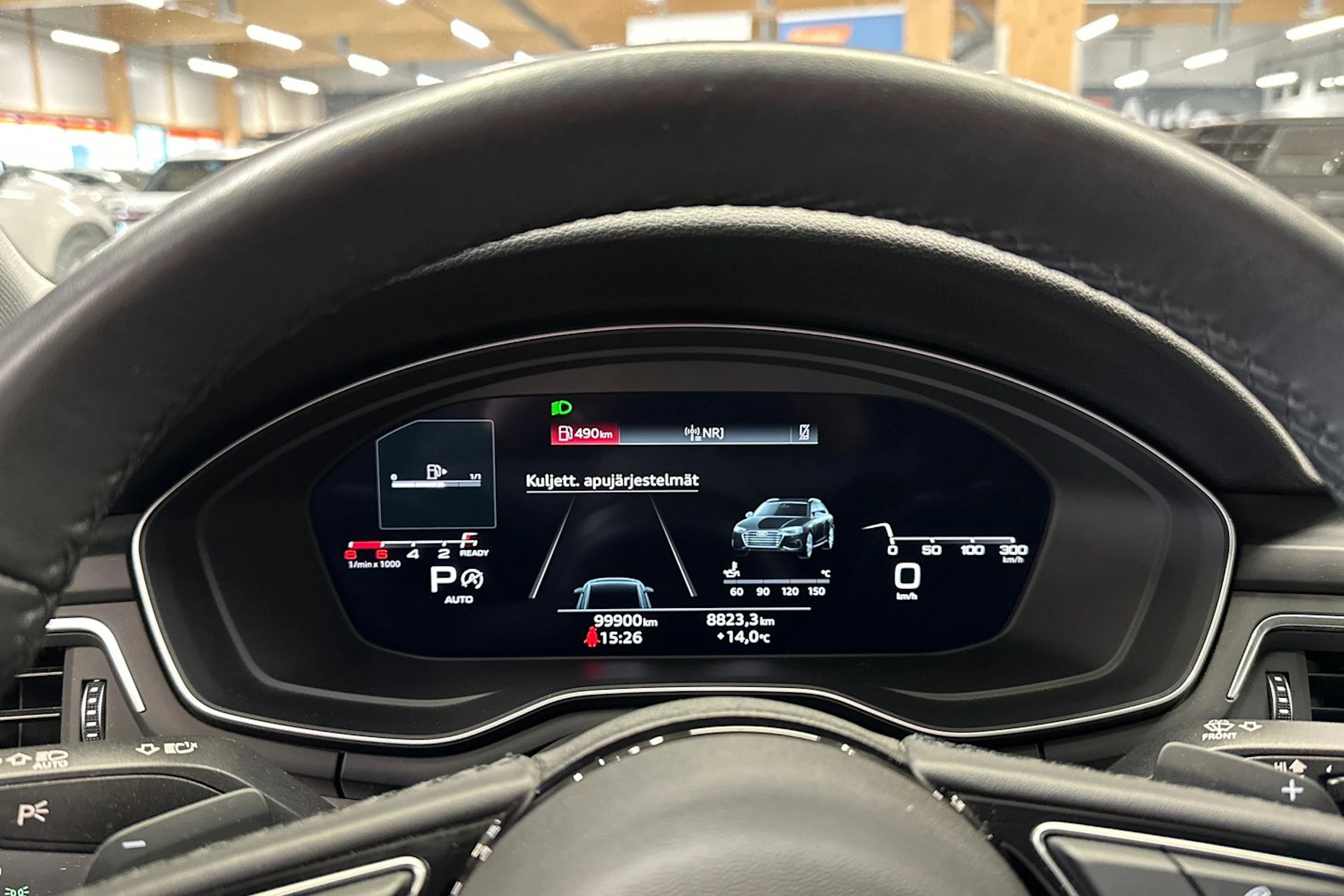 valkoinen Audi A4 2023 kuva 19.