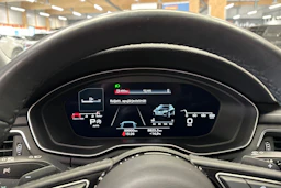 valkoinen Audi A4 2023 kuva 19.