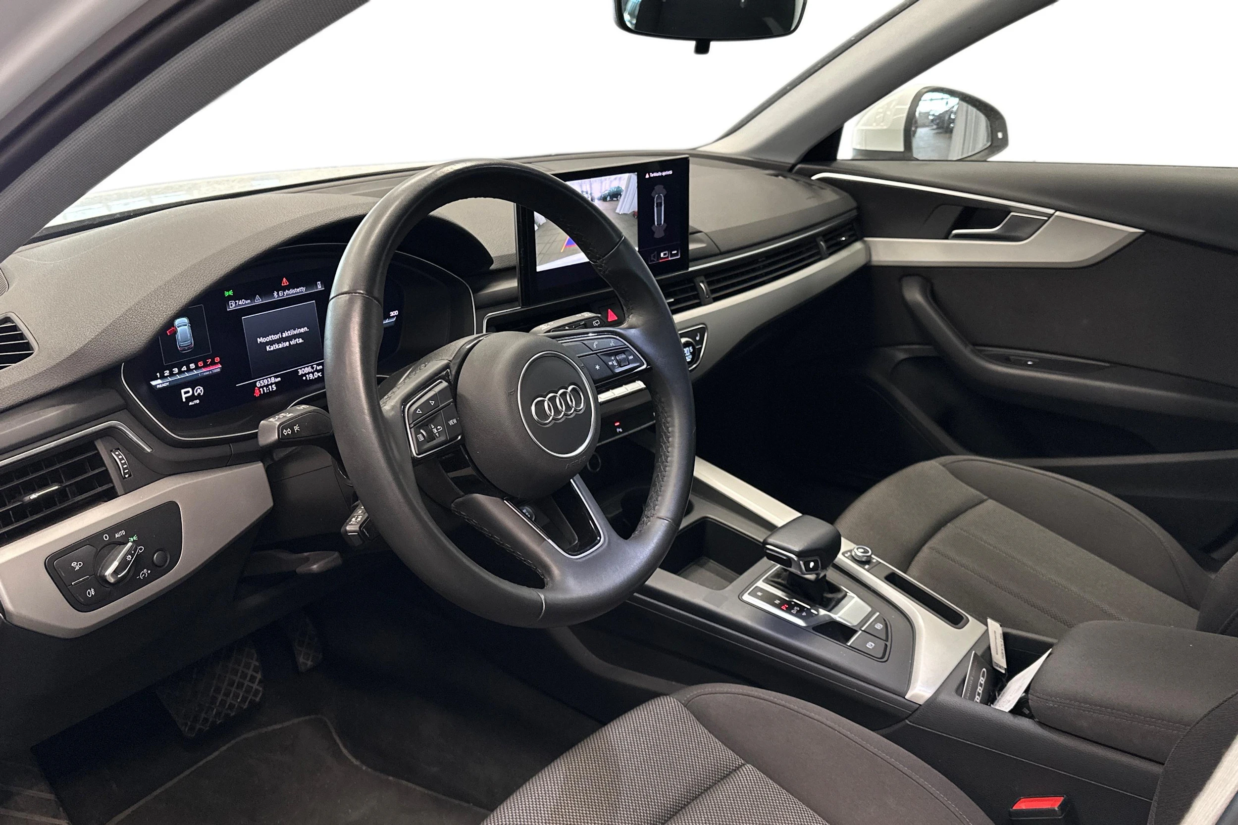 valkoinen Audi A4 2023 kuva 3.