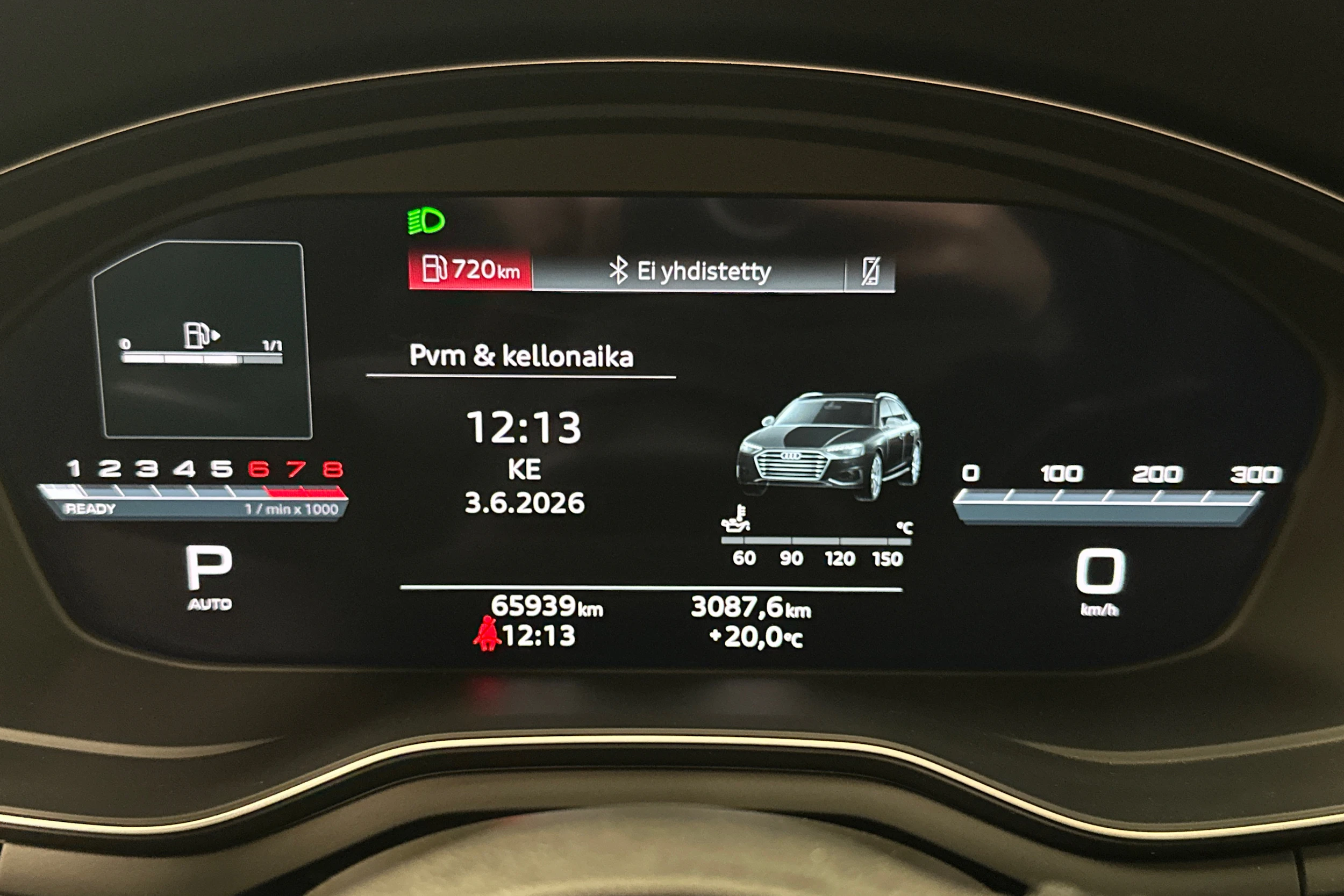 valkoinen Audi A4 2023 kuva 13.