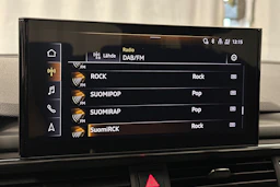 valkoinen Audi A4 2023 kuva 16.