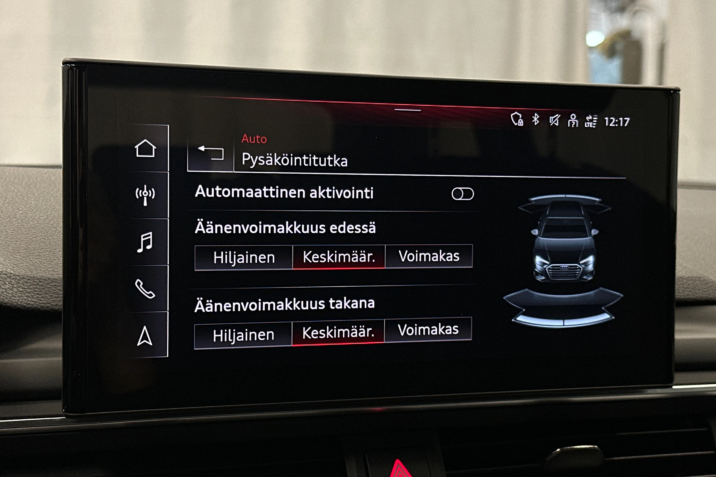 valkoinen Audi A4 2023 kuva 19.