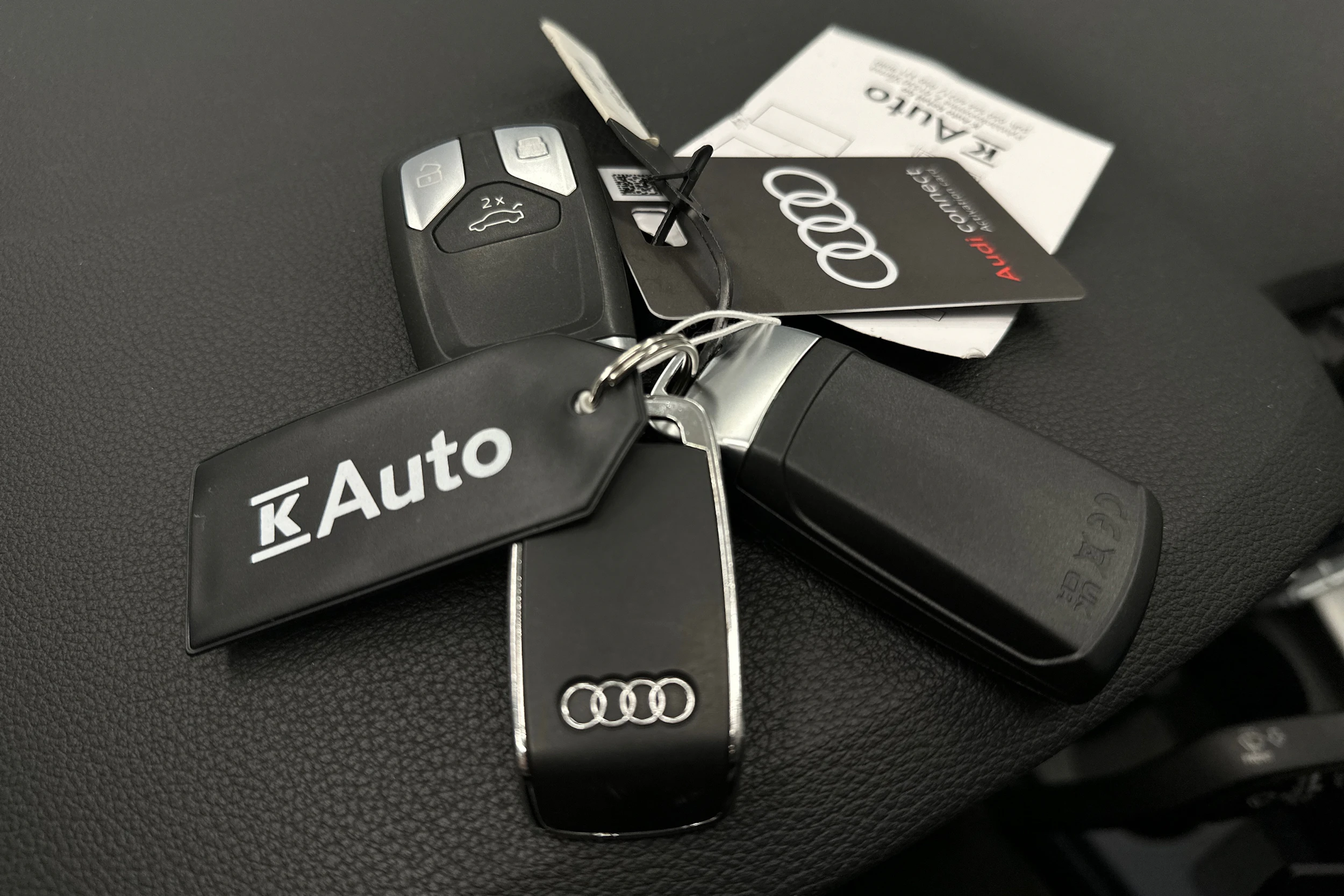 valkoinen Audi A4 2023 kuva 29.