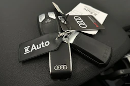 valkoinen Audi A4 2023 kuva 29.