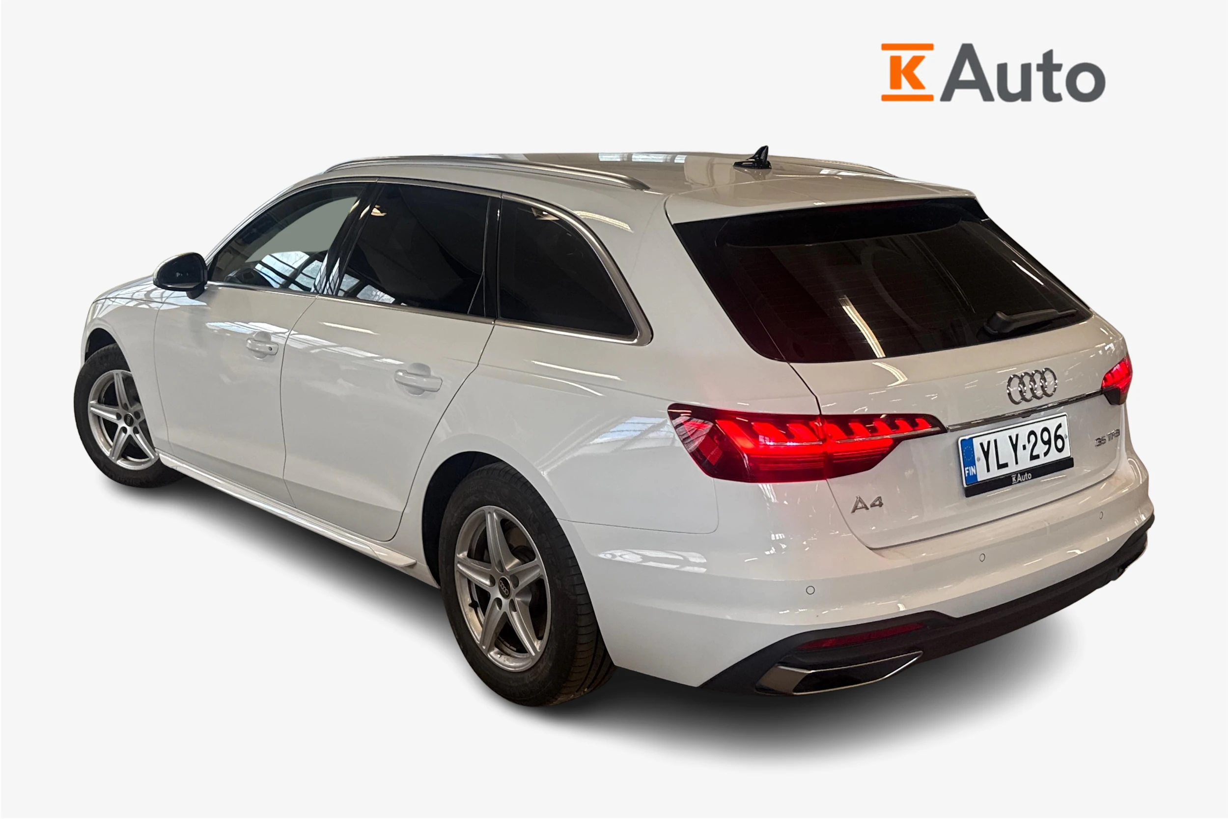 valkoinen Audi A4 2023 kuva 2.