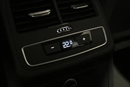 valkoinen Audi A4 2023 kuva 17.