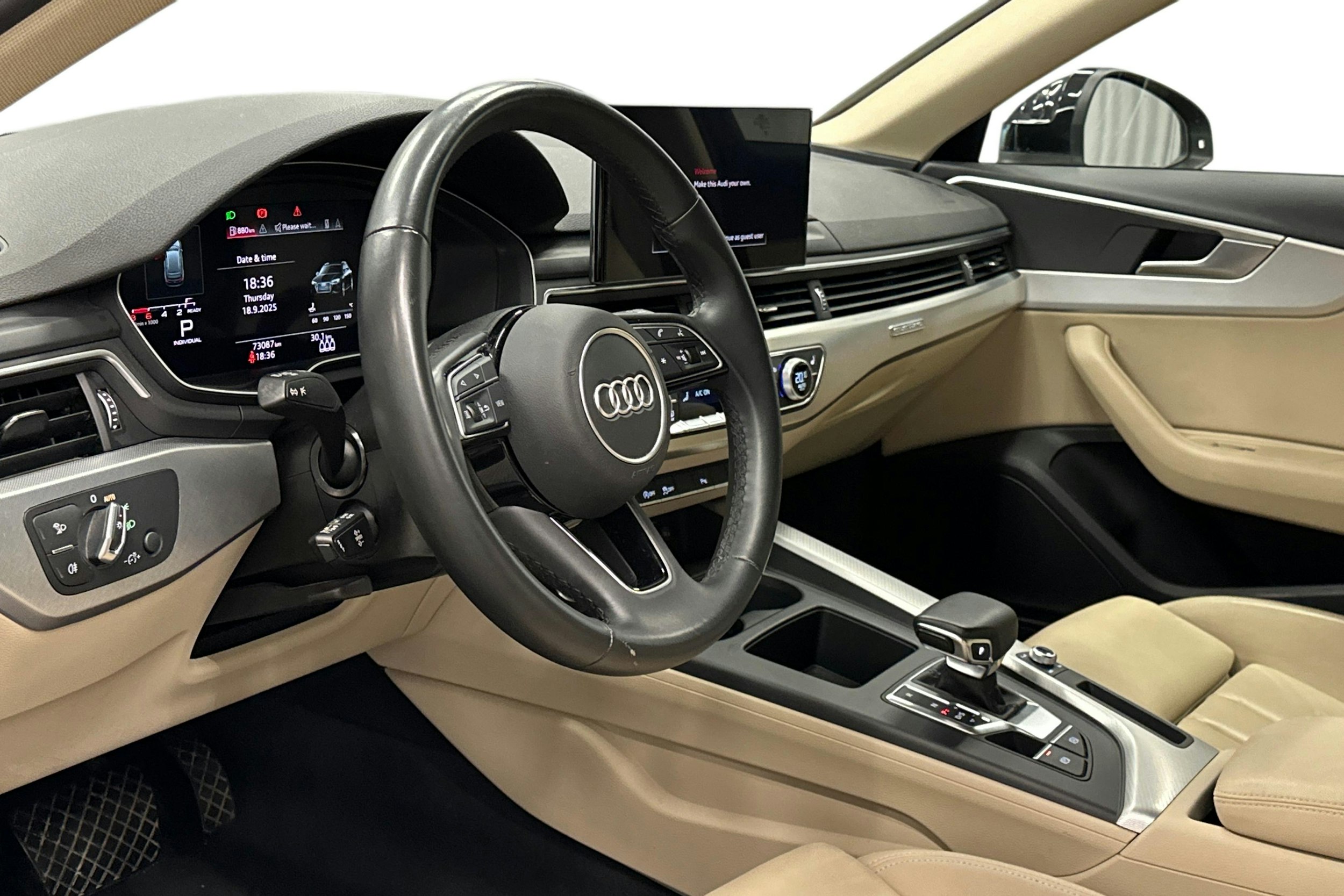 musta Audi A4 2023 kuva 7.