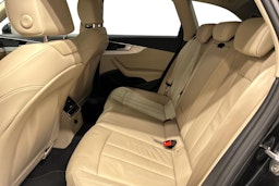 musta Audi A4 2023 kuva 10.