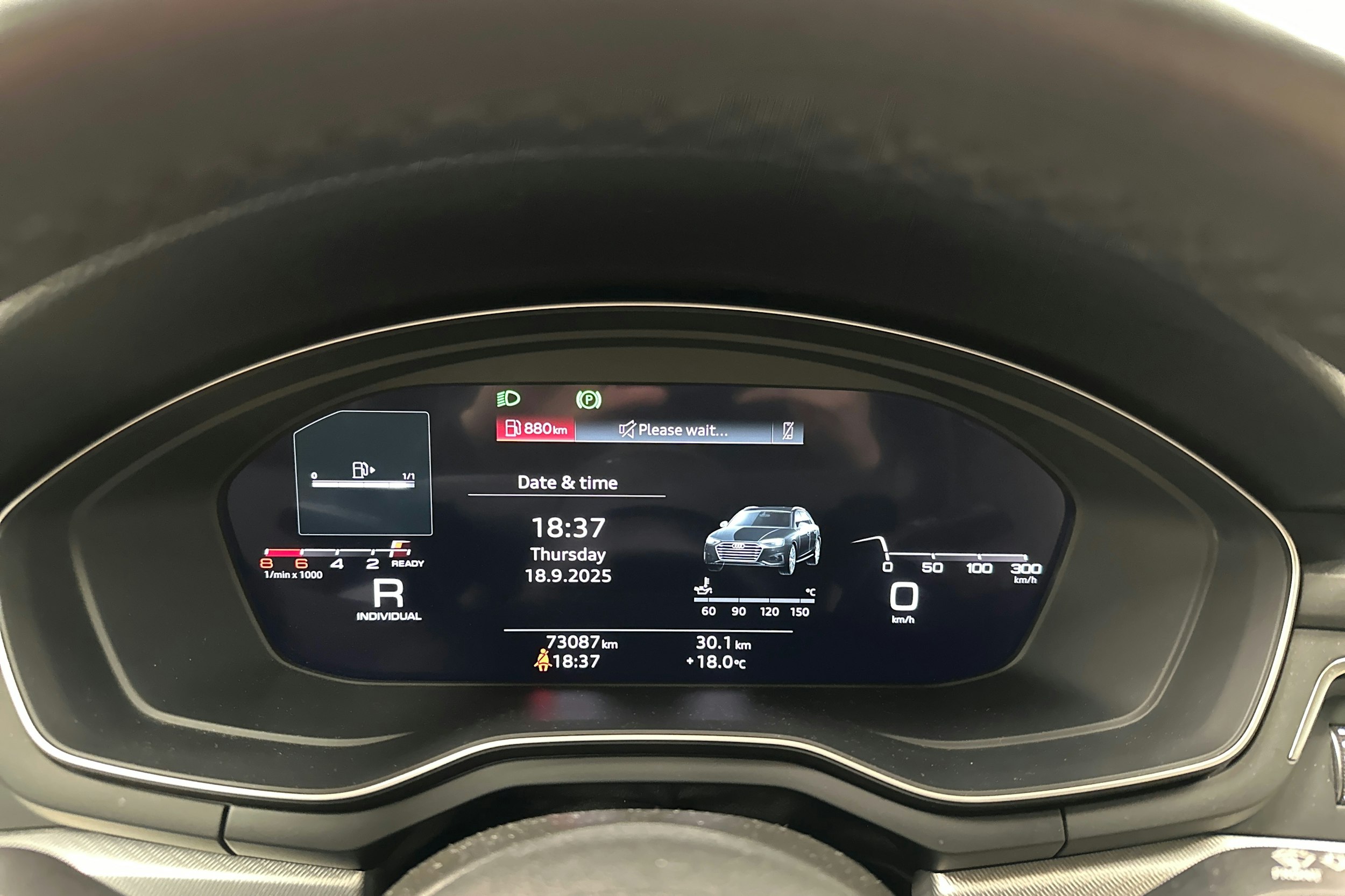 musta Audi A4 2023 kuva 18.