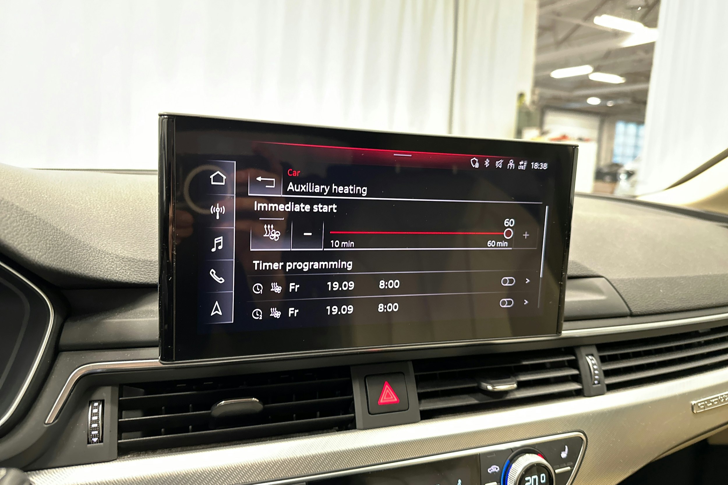 musta Audi A4 2023 kuva 21.