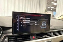 musta Audi A4 2023 kuva 22.