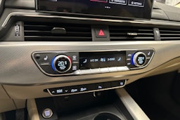 musta Audi A4 2023 kuva 23.