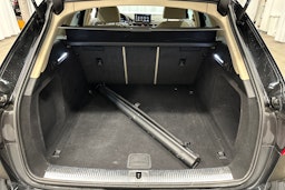 musta Audi A4 2023 kuva 26.