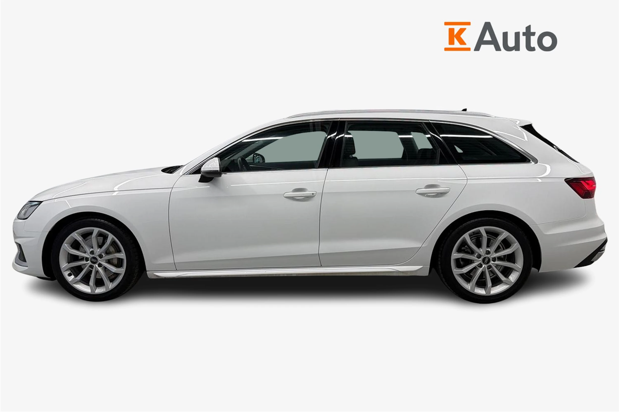 valkoinen Audi A4 2023 kuva 5.