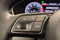 valkoinen Audi A4 2023 kuva 10.