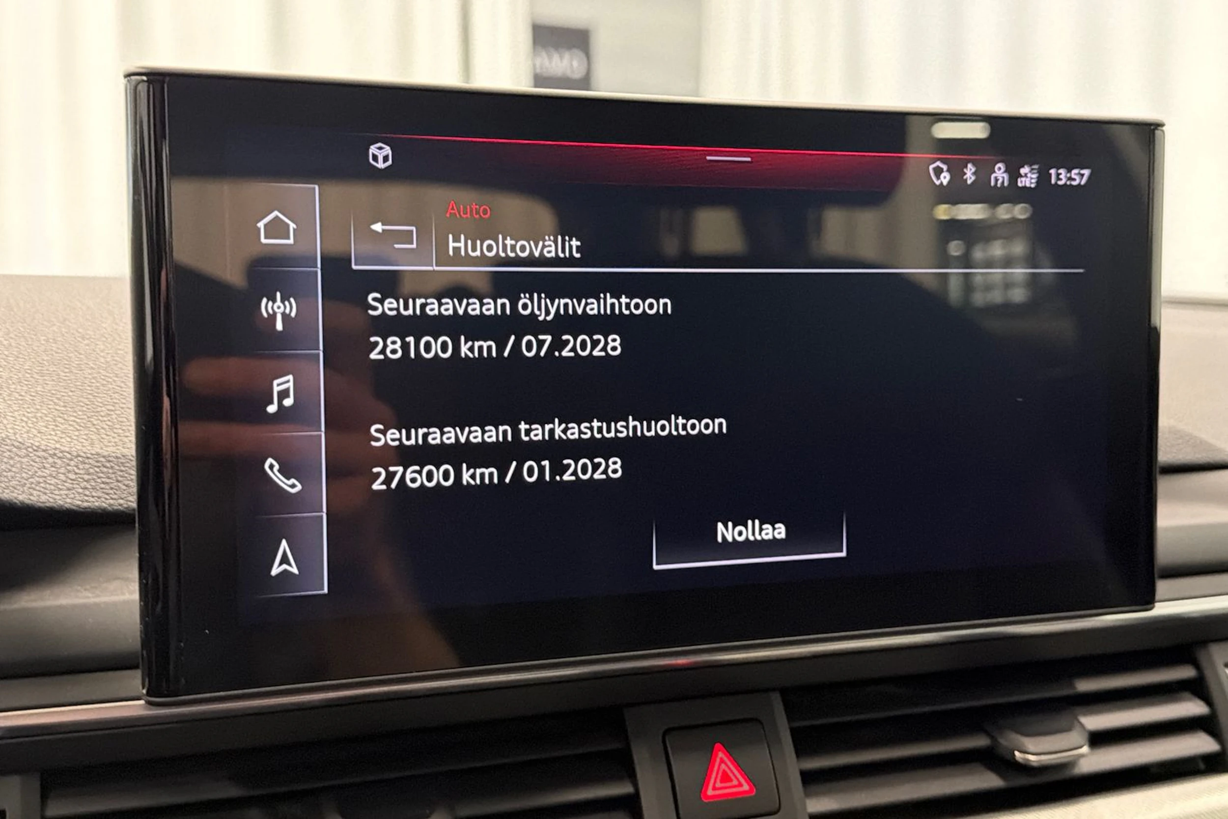 valkoinen Audi A4 2023 kuva 17.