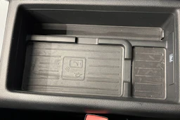 valkoinen Audi A4 2023 kuva 20.
