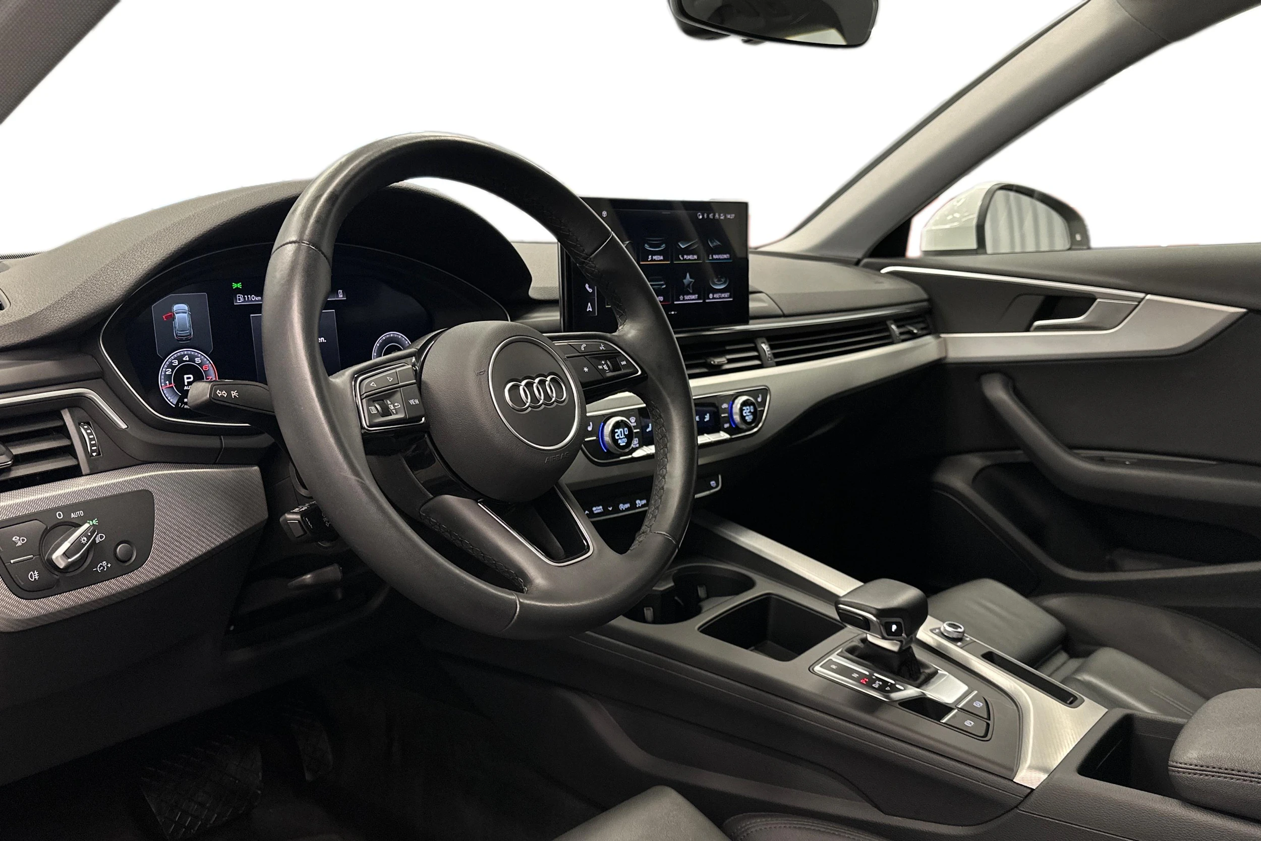 valkoinen Audi A4 2023 kuva 6.