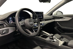 valkoinen Audi A4 2023 kuva 6.
