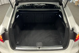 valkoinen Audi A4 2023 kuva 11.