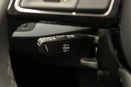 valkoinen Audi A4 2023 kuva 19.