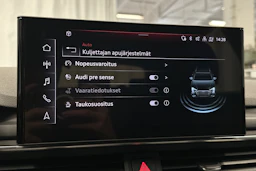 valkoinen Audi A4 2023 kuva 23.