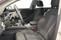 valkoinen Audi A4 2023 kuva 7.