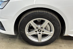 valkoinen Audi A4 2023 kuva 33.