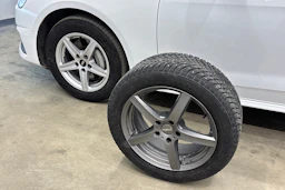 valkoinen Audi A4 2023 kuva 34.