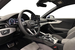 sininen Audi A4 2024 kuva 7.