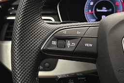 sininen Audi A4 2024 kuva 19.