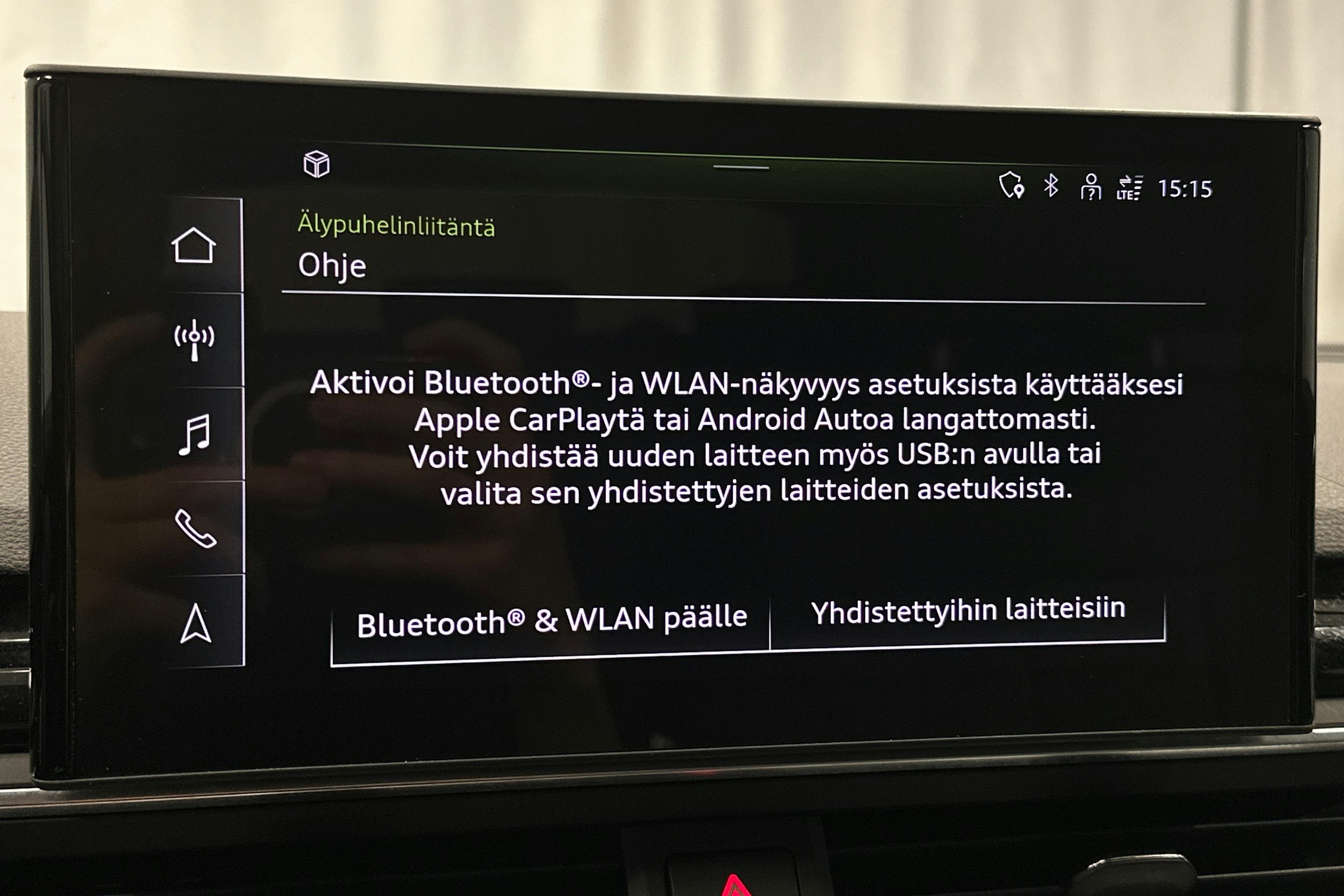 sininen Audi A4 2024 kuva 23.
