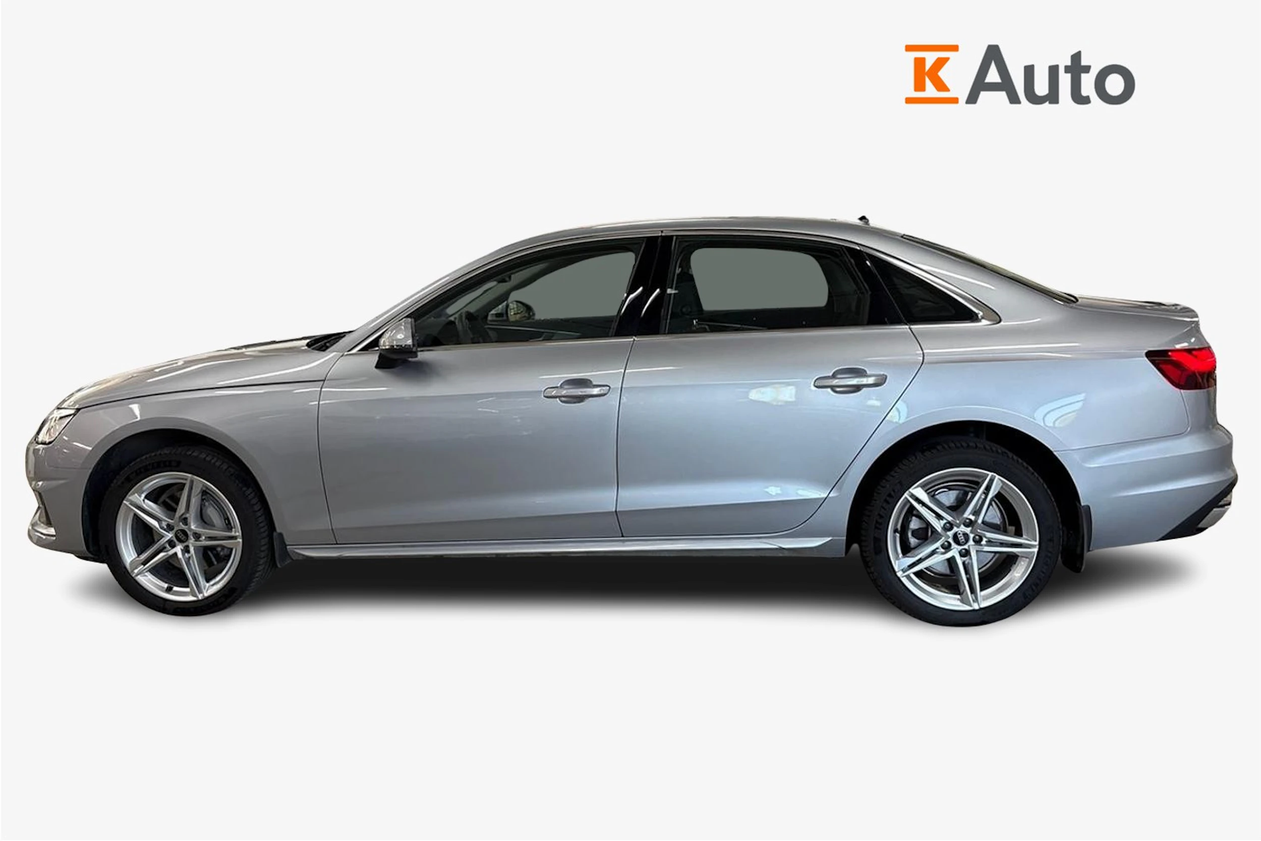 harmaa Audi A4 2024 kuva 5.