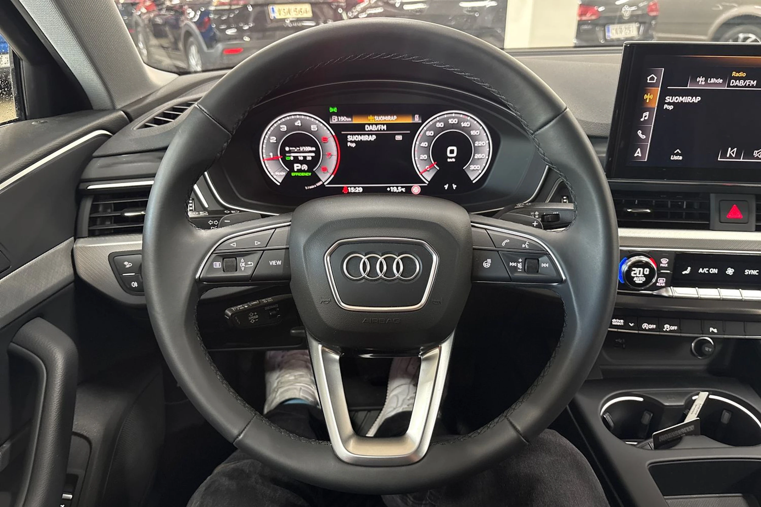 harmaa Audi A4 2024 kuva 12.