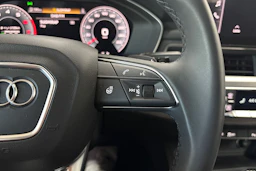 harmaa Audi A4 2024 kuva 15.